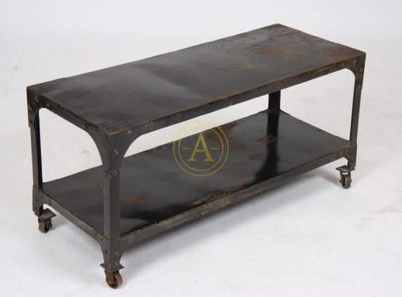 TABLE BASSE METALLIQUE A ROULETTES