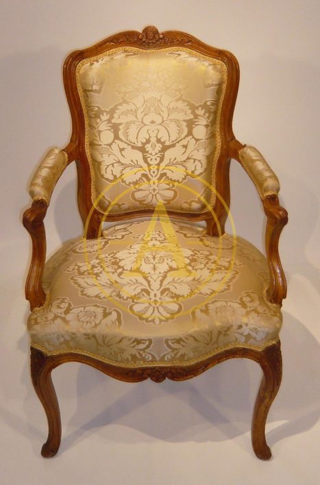 FAUTEUIL CABRIOLET LOUIS XV