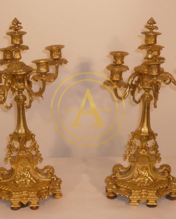 PAIRE DE CANDELABRES