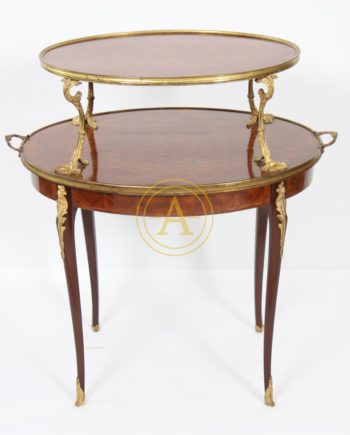 ELEGANTE TABLE A THE LOUIS XV