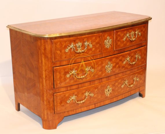 COMMODE MARQUETEE LOUIS XIV