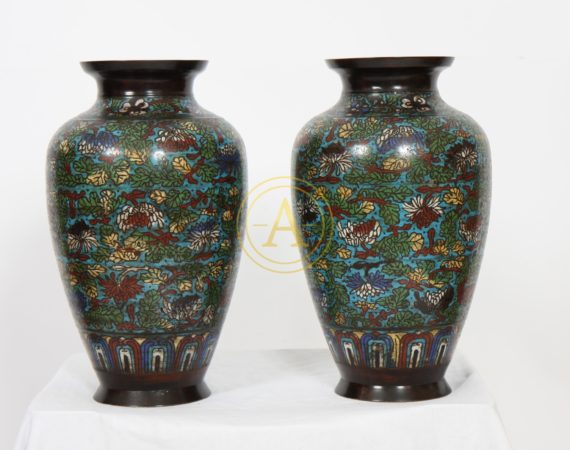 PAIRE DE VASES CLOISONNES