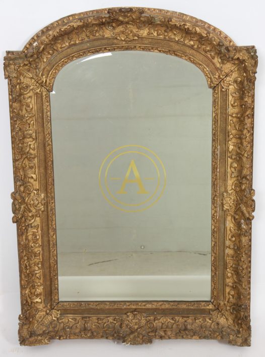 MIROIR EN BOIS  DORE DE STYLE REGENCE