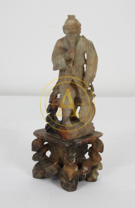 STATUETTE “LE VIEUX PECHEUR CHINOIS” EN PIERRE DURE