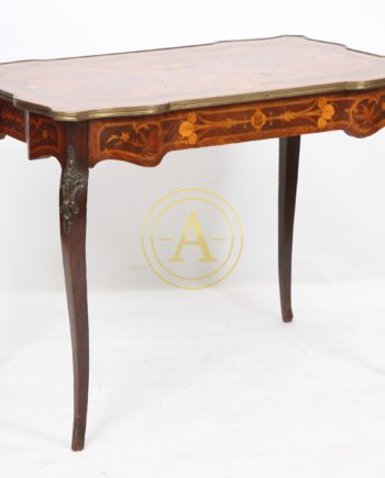 BUREAU PLAT DE STYLE LOUIS XV