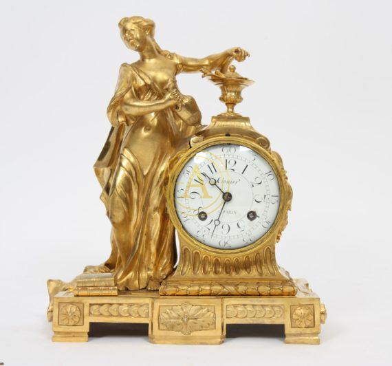 PENDULE EN BRONZE DORE LOUIS XVI