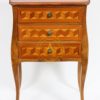 TABLE DE SALON MARQUETEE DE STYLE LOUIS XV