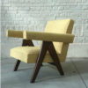 “Upholstered sofa easy chair” de Pierre Jeanneret (1896-1967)