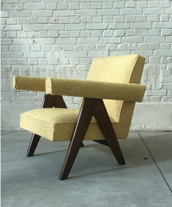 “Upholstered sofa easy chair” de Pierre Jeanneret (1896-1967)